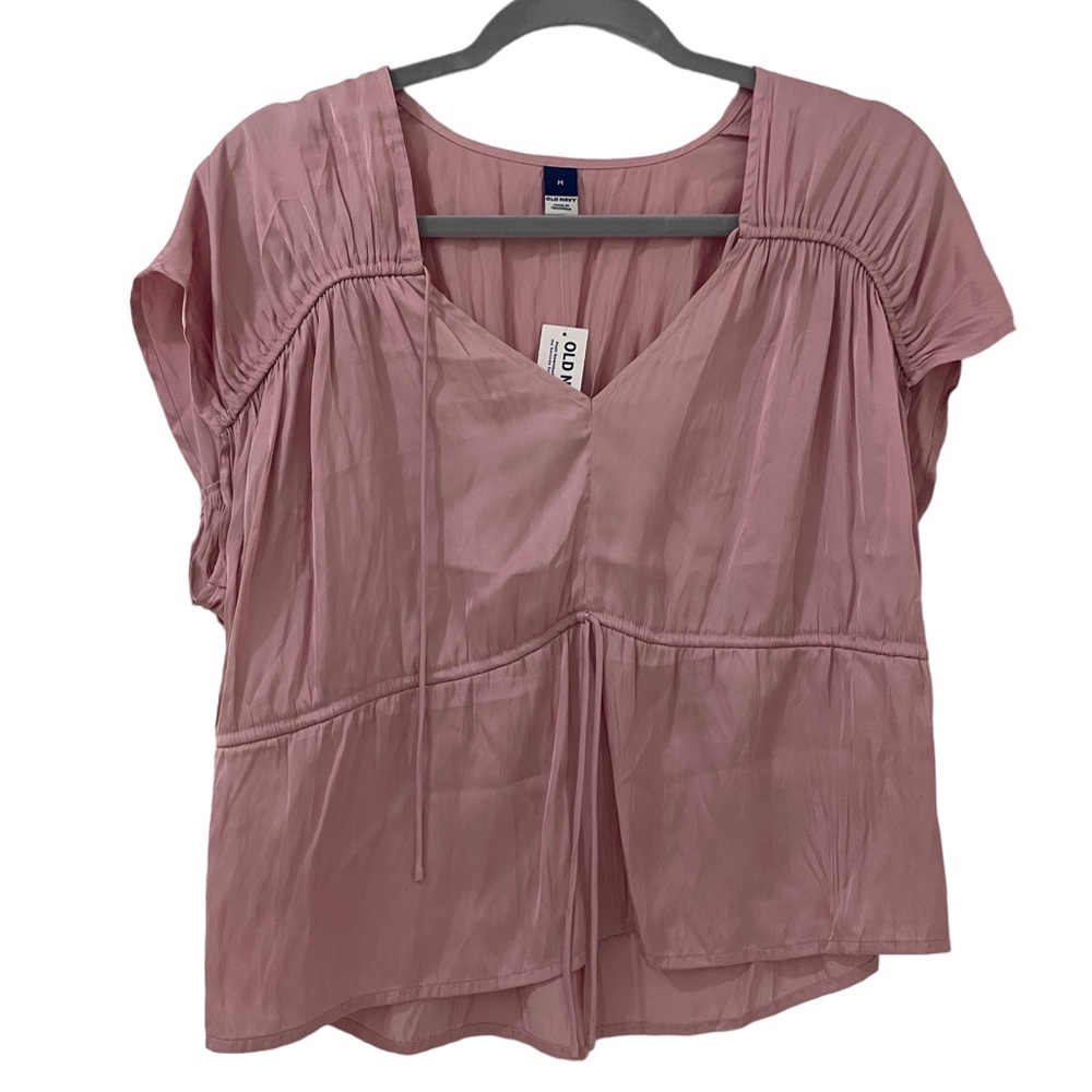 Old Navy Pink Satin Shirt Size Medium. Never worn with tags.